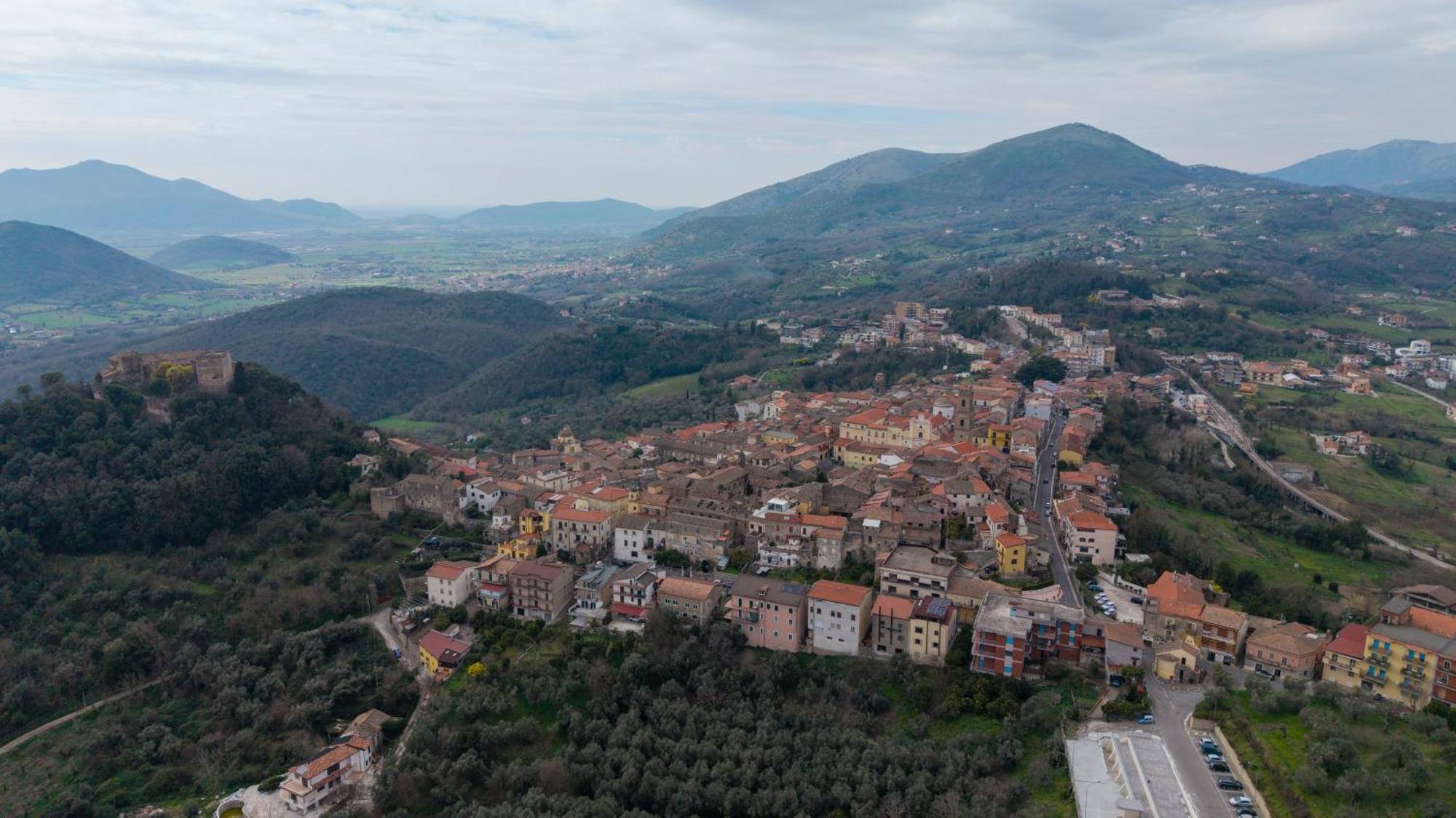 Апартаменти Sotto La Torre Caiazzo Екстер'єр фото